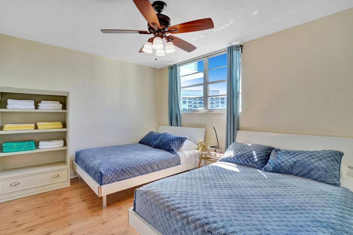 2Bd Condo Christmas Retreat Pool Beachside Hollywood Exterior foto